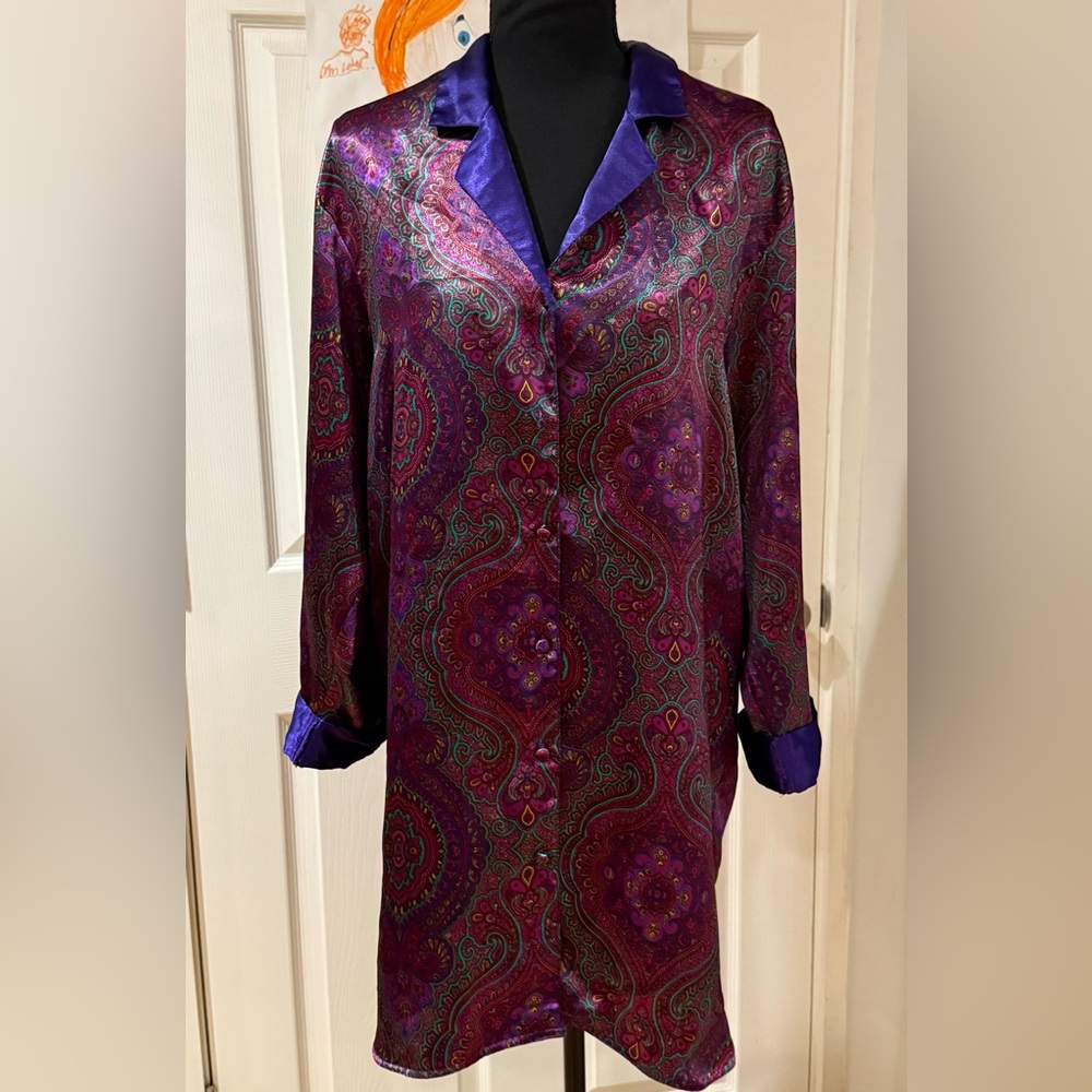 Vintage Gold Label Victorias Secret buttoned silky nightgown Purple Paisley Sml